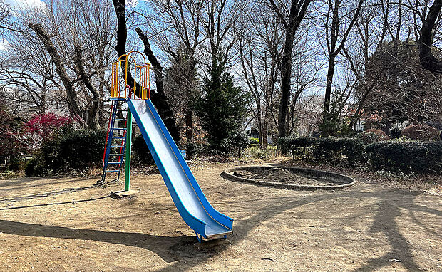 多摩平第２公園（約240m）