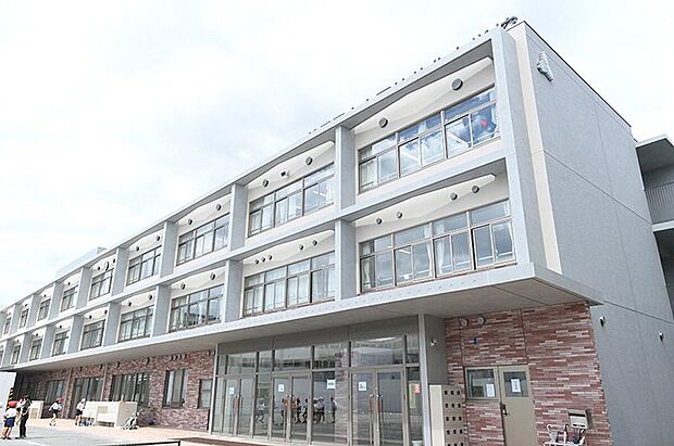 上石神井北小学校(約400m)