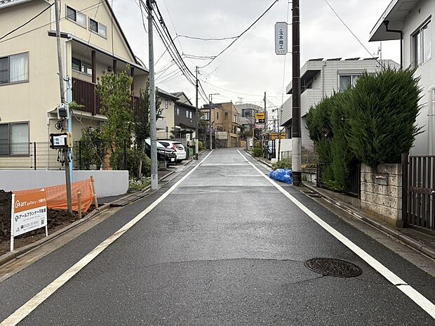 【前面道路含む現地写真】■北側 幅員約5.9m公道・私道に接道