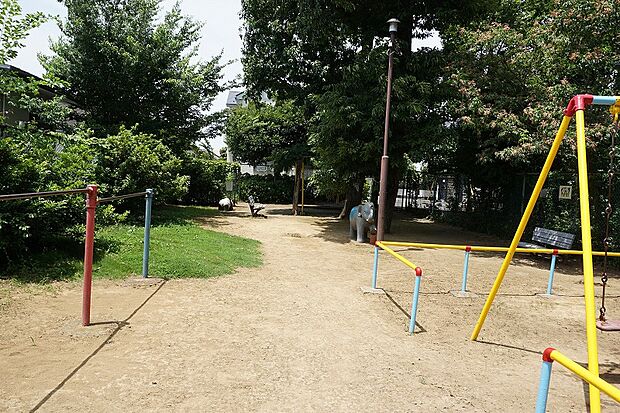 八小南公園(約400m)