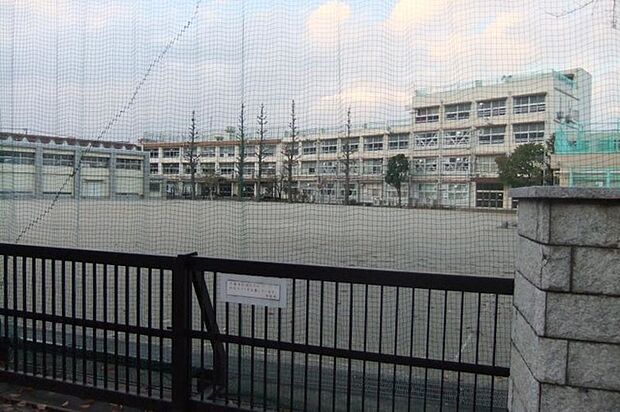 豊渓中学校（約1,700m）