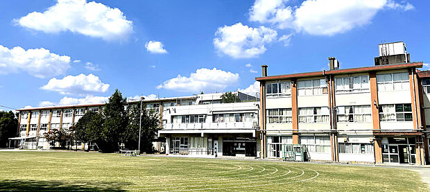 前原小学校(約1,000m)