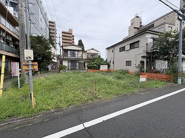 【前面道路含む現地写真】■現地（2026年8月撮影）