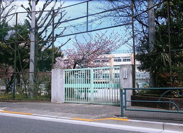 中瀬中学校(約450m)