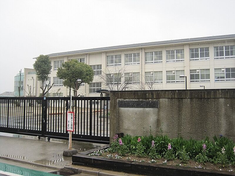 白鷺小学校