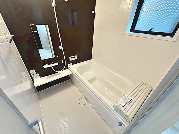 【エコベンチ浴槽】快適な半身浴のためのベンチスペースがありますよ♪節水にも効果を発揮します！