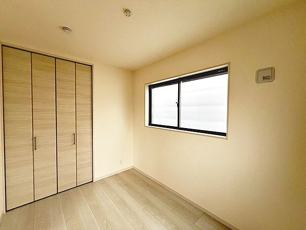 【洋室】２ＬＤＫ+ストレージルーム+ウォークインクローゼットの暮らしやすい間取りです！