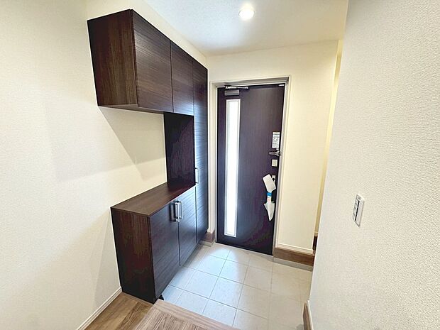 【シューズボックス】玄関周りもスッキリ片付きますね!