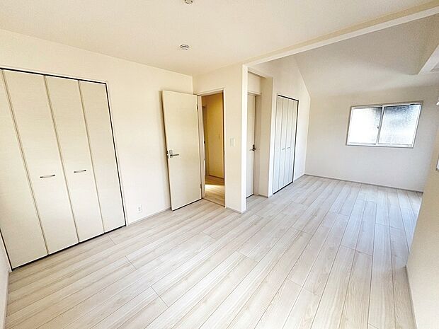 【洋室】３ＬＤＫ→４ＬＤＫへ間仕切り可能（間仕切り壁は有償）！ライフスタイルに合わせてお選びいただけます！