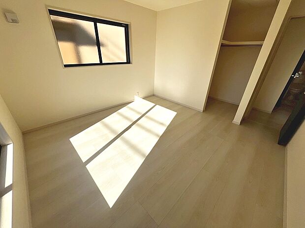 【洋室】全室収納有♪家族の思い出も大切にしまっておけますね！