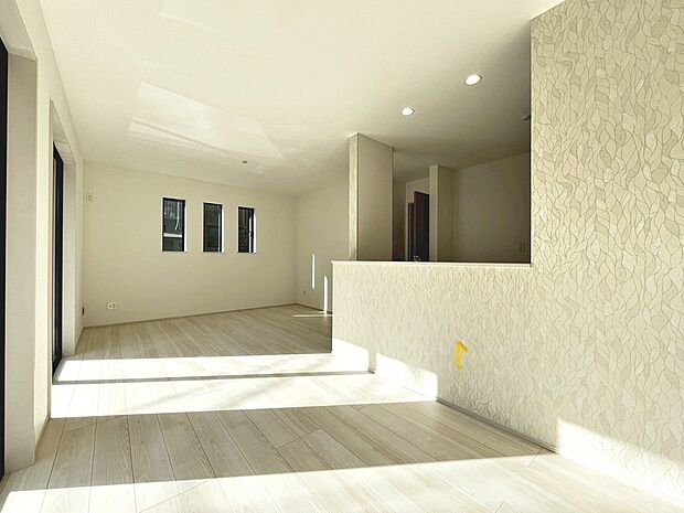 【リビング】LDK約15帖!ゆとりあるリビングに家族の時間も増えますね!