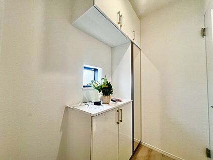 シューズボックス