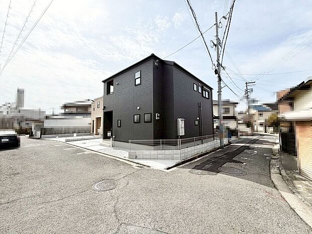 【前面道路を含む現地写真】東向きにつき日当たり良好!たっぷりの陽光に包まれる明るい住まいに気持ちも明るくなりますね♪