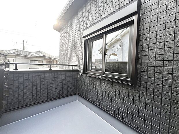 【バルコニー】南西面ワイドバルコニーですので、洗濯物が良く乾きますね!