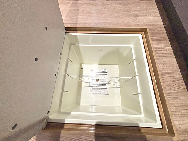 【床下収納】キッチンに床下収納有!ストックや保存食の保管にもいいですね!