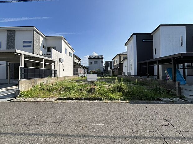 【現地写真】完成が待ち遠しいですね♪
これからどんなおうちになるのか楽しみです！毎日の暮らしがもっとワクワクしそうですね！