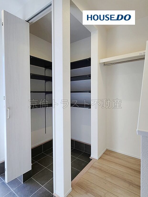 【シューズボックス】ウォークスルータイプのシューズクローク！玄関がきれいに保てれます！！