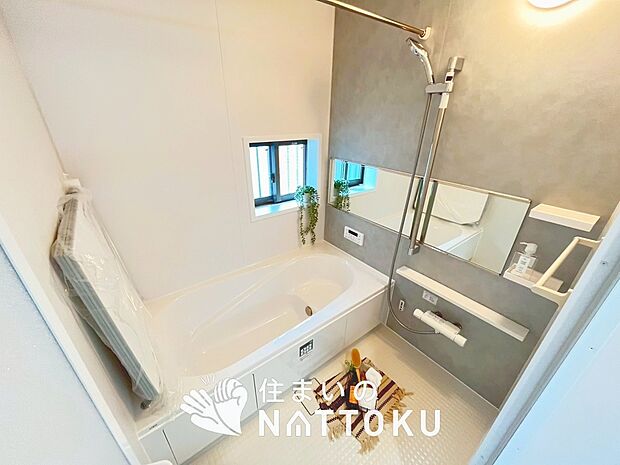 現地写真(浴室)
浴室暖房乾燥機付き。1坪タイプで広々です。