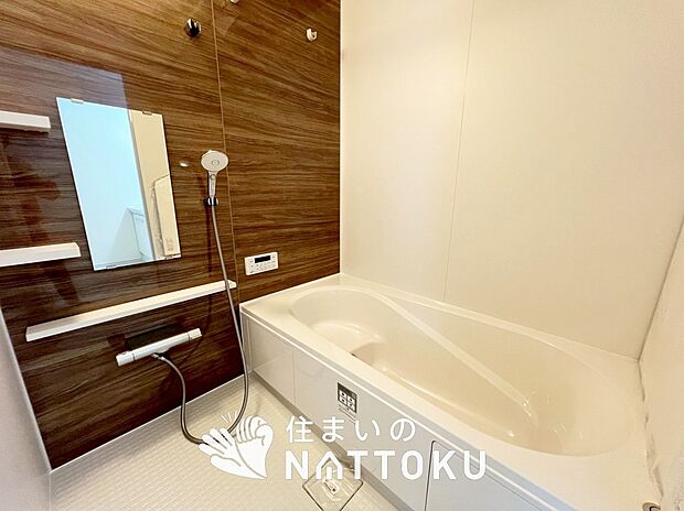 現地写真（浴室）
浴室暖房乾燥機付き。１坪タイプで広々です。