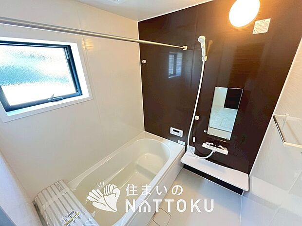 現地写真（浴室）
浴室暖房乾燥機付き。１坪タイプで広々です。