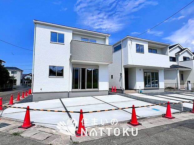 現地写真（街並み）
全２邸
駐車３台可能
