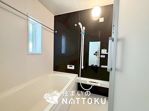 現地写真（キッチン）
収納たっぷりのシステムキッチン、浄水器付水栓を標準装備しています。