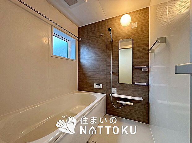 現地写真（浴室）
浴室暖房乾燥機付き。１坪タイプで広々です。