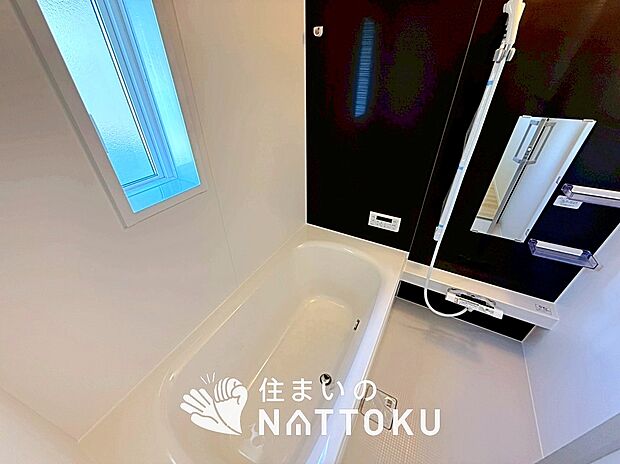 現地写真（浴室）
浴室暖房乾燥機付き。１坪タイプで広々です。