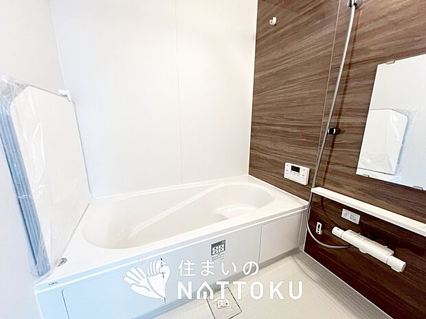 現地写真（浴室）
浴室暖房乾燥機付き。１坪タイプで広々です。