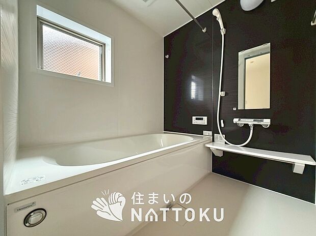 現地写真(浴室)
浴室暖房乾燥機付き。1坪タイプで広々です。