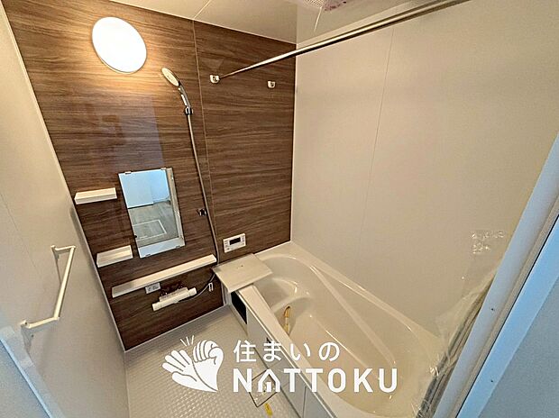 現地写真（浴室）
浴室暖房乾燥機付き。１坪タイプで広々です。