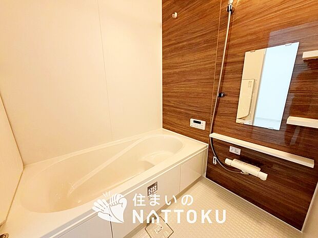 現地写真(浴室)
浴室暖房乾燥機付き。1坪タイプで広々です。