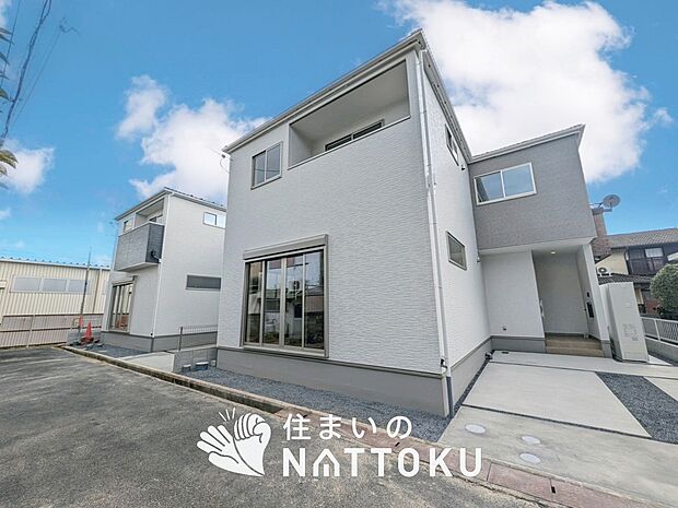 現地写真(街並み)
全2邸
駐車1台可能