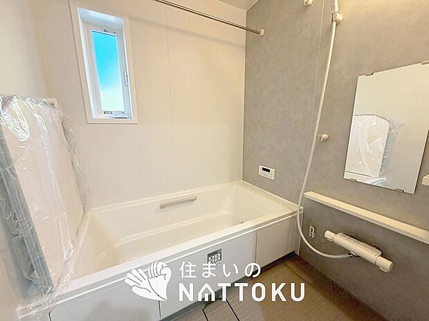 現地写真(浴室)
浴室暖房乾燥機付き。1坪タイプで広々です。