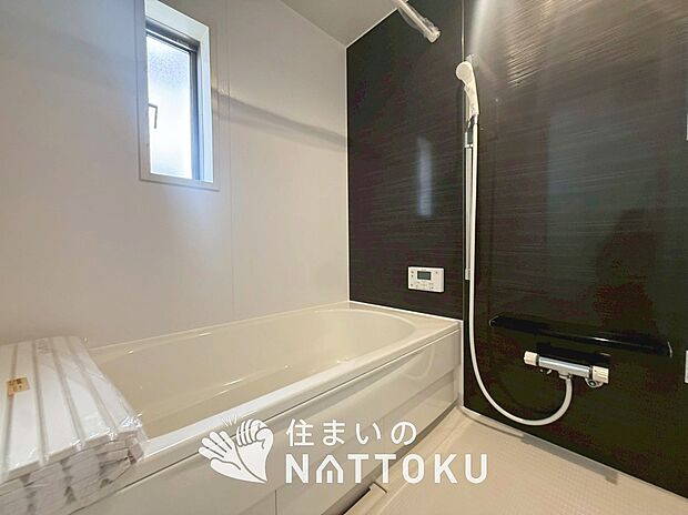 現地写真(浴室)
浴室暖房乾燥機付き。1坪タイプで広々です。