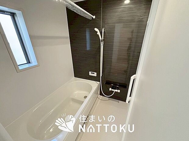 現地写真(浴室)
浴室暖房乾燥機付き。1坪タイプで広々です。