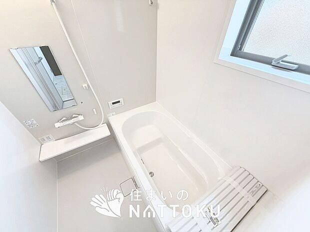 現地写真(浴室)
浴室暖房乾燥機付き。1坪タイプで広々です。