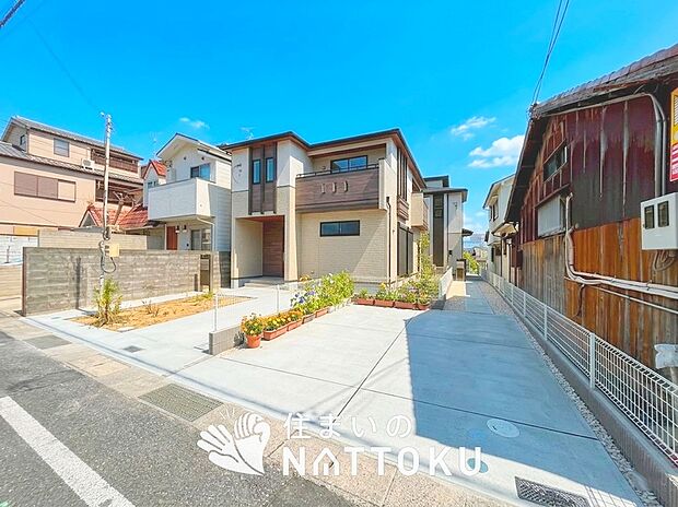 現地写真(街並み)
全2邸
駐車2台可能