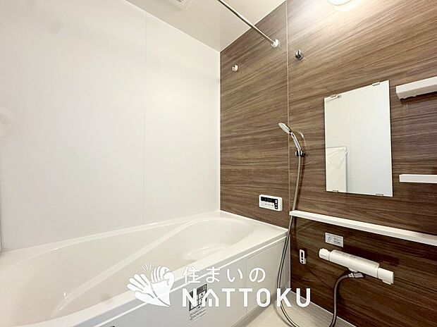 現地写真(浴室)
浴室暖房乾燥機付き。1坪タイプで広々です。