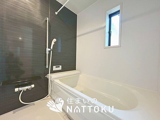 現地写真(浴室)
浴室暖房乾燥機付き。1坪タイプで広々です。