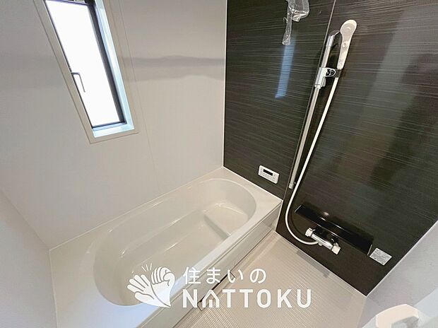 現地写真(浴室)
浴室暖房乾燥機付き。1坪タイプで広々です。