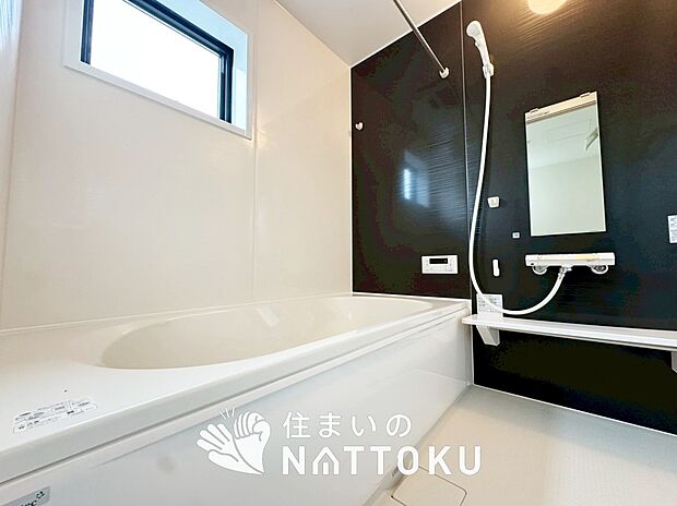 現地写真(浴室)
浴室暖房乾燥機付き。1坪タイプで広々です。