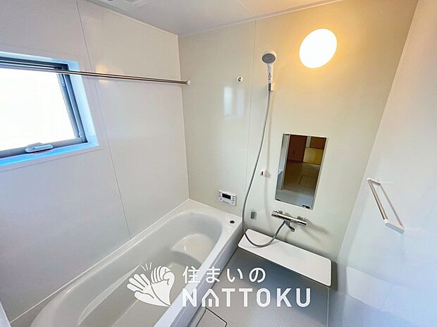 現地写真(浴室)
浴室暖房乾燥機付き。1坪タイプで広々です。