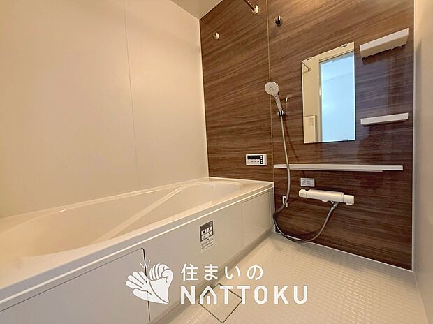 現地写真(浴室)
浴室暖房乾燥機付き。1坪タイプで広々です。