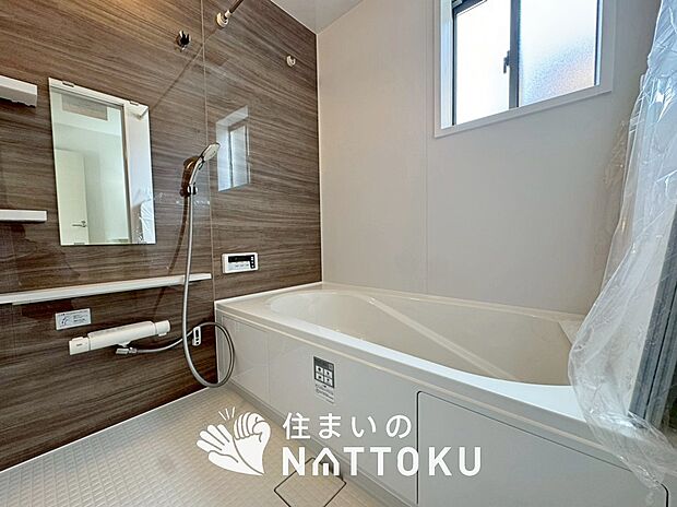 現地写真(浴室)
浴室暖房乾燥機付き。1坪タイプで広々です。