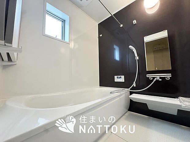 現地写真(浴室)
浴室暖房乾燥機付き。1坪タイプで広々です。