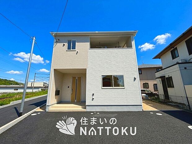 現地写真(街並み)
全2邸
駐車2台可能