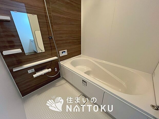 現地写真(浴室)
浴室暖房乾燥機付き。1坪タイプで広々です。