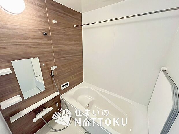 現地写真（浴室）
浴室暖房乾燥機付き。１坪タイプで広々です。
