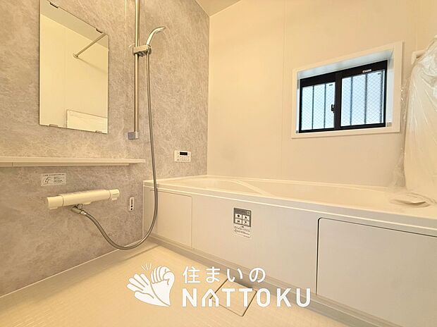 現地写真(浴室)
浴室暖房乾燥機付き。1坪タイプで広々です。